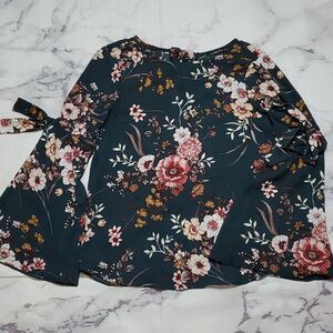 Floral Bell Sleeve Blouse